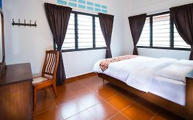 Singvillage Holiday House